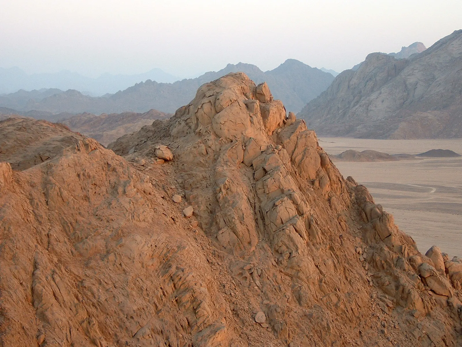 The desert between Aswan and Abu Simbel: about 280 km of near-empty road